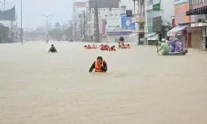 Thủ tướng yêu cầu 'bằng mọi biện pháp' cứu dân vùng lũ